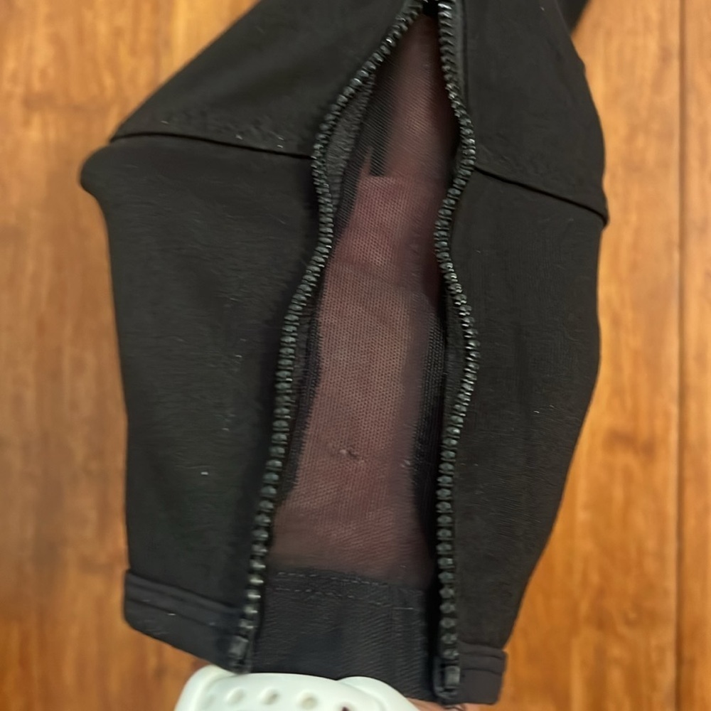 Pink Victoria’s Secret, Ultimate Black Leggings, Sz S Zippers on ankles, GUC - Picture 7 of 12